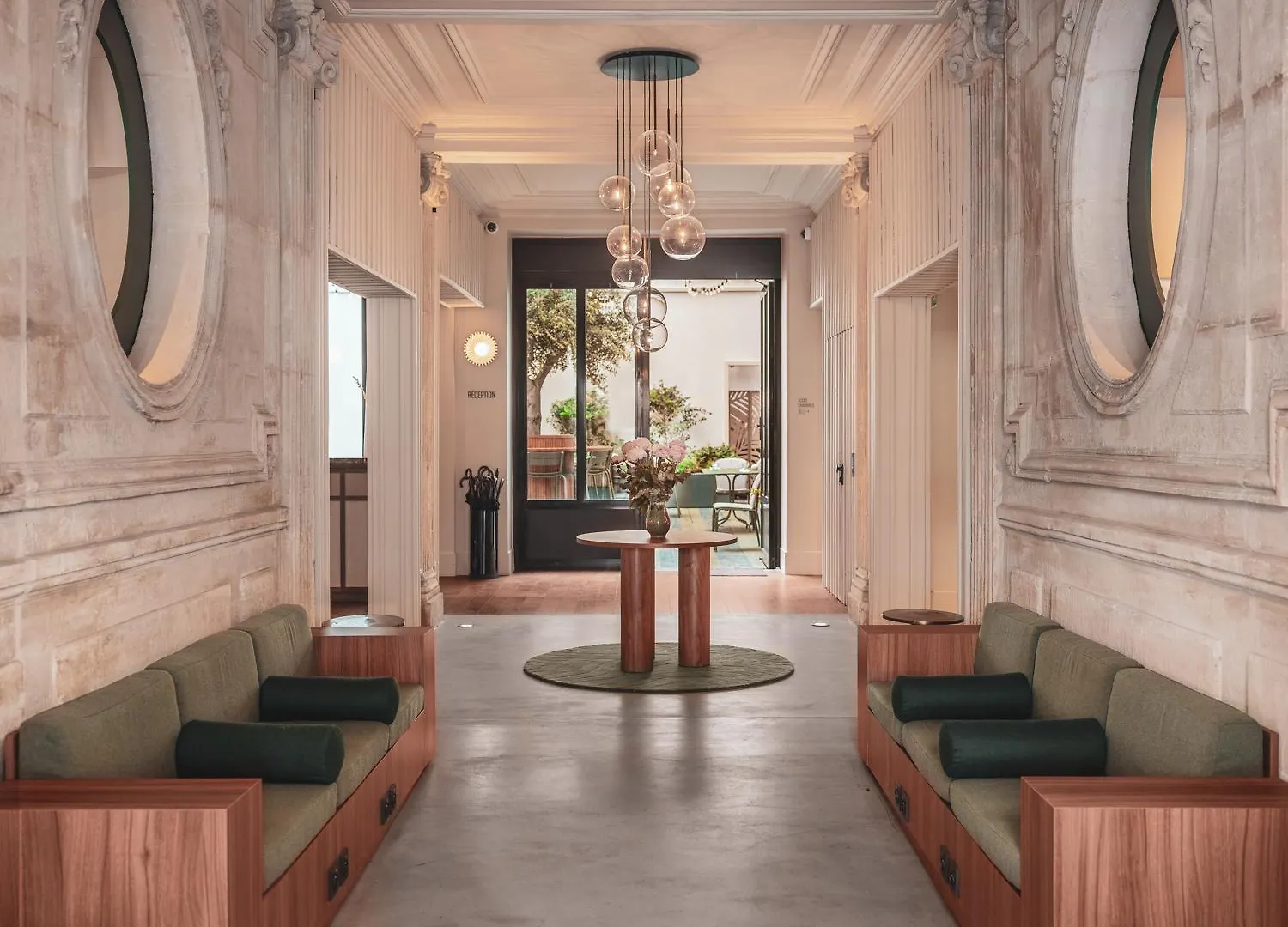 Hotel Belleval Παρίσι 4*,