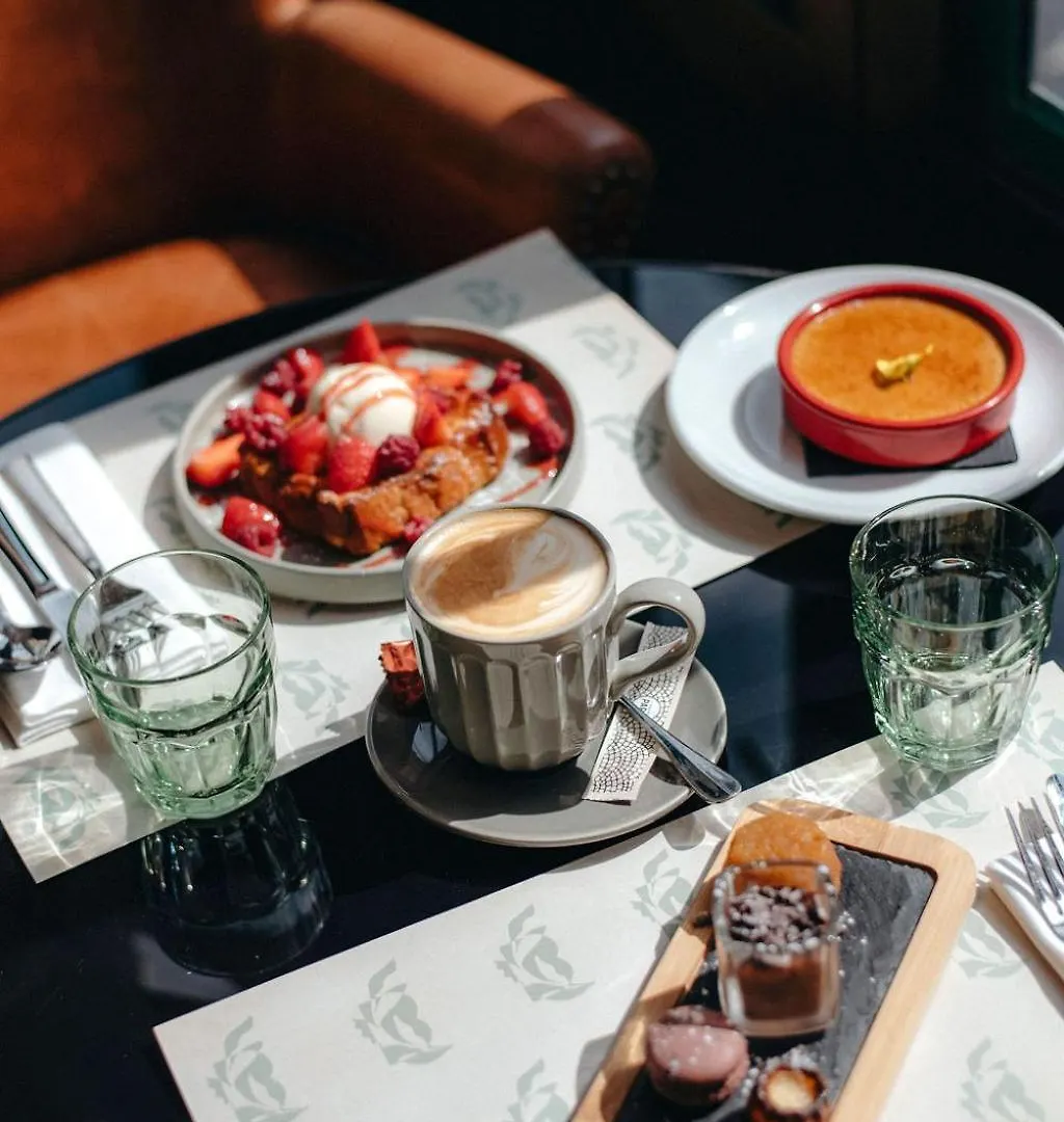 Hotel Belleval Paris